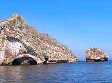 Photo of the famous Los Arcos rock formation