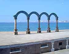 Image of arches on the Puerto Vallarta Malecon