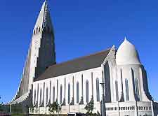 Another photo of the Hallgrimskirkja