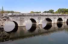 Photo of the Tiberius Bridge