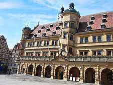 Further photograph of the historic Rathaus in Rothenburg ob der Tauber