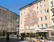 Photo of the central Waagplatz square