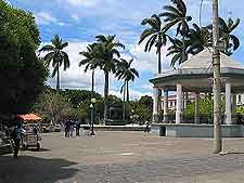 Photograph of Heredia plaza