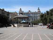 Plaza de Pombo picture