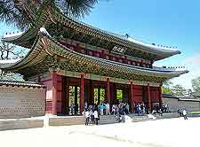 Image of the Changdeok-gung Palace