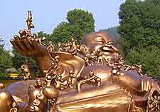 Further picture taken at the Lingshan Buddha