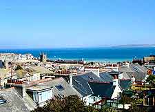 Further photo of St. Ives town and shoreline