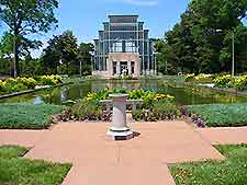 Image of the Jewel Box greenhouse in Forest Park