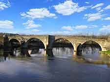 Photo of the historic Old Stirling Bridge
