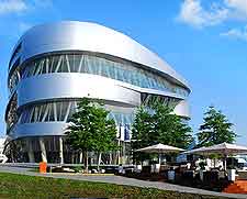 Picture showing the dramatic architecture of the Mercedes-Benz Museum