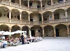 Picture of al fresco dining at the castle courtyard
