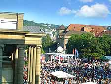 Photo of festival crowds gathered at the Stuttgart Schlossplatz