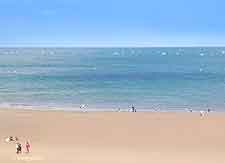 Picture of Roker Beach in the summer sunshine