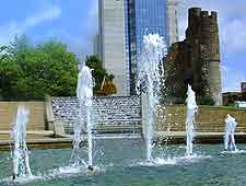 Picture showing the fountains on Castle Square