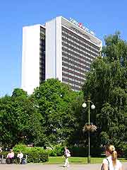 Photo showing modern high-rise hotel