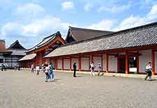 Picture showing the Imperial Palace