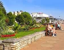 Picture of the Torquay seafront promenade and gardens