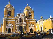 Catedral picture (Cathedral), showing its yellow facade