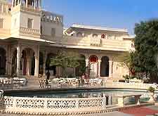 Picture of the impressive Hotel Shiv Niwas Palace