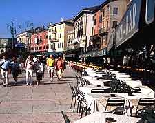 Photo of cafe tables on the Piazza Bra