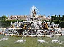 Close-up picture of the Latona Fountain