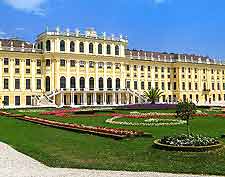 Different photo of the city's Schloss Schonbrunn