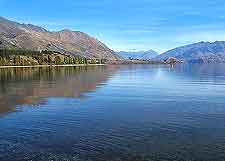 Scenic lakefront photo of Lake Wanaka