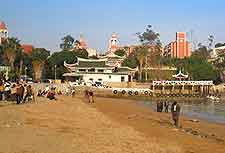 Photo showing the sandy beachfront
